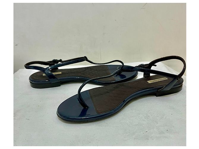 Bottega Veneta Sandali T-bar brevettati in blu navy - vista 5