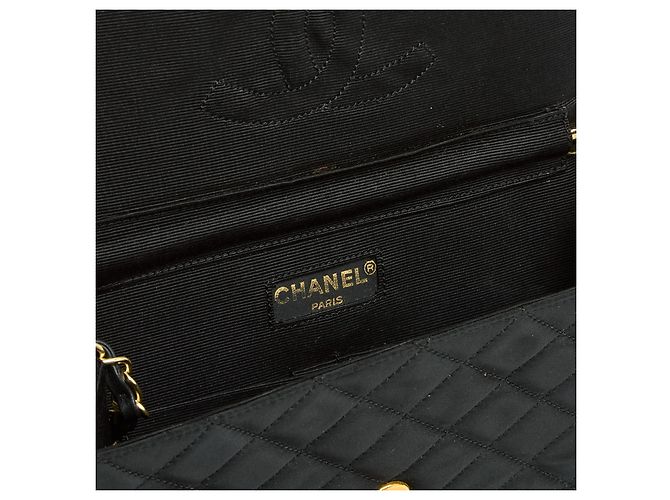 Chanel 1996 Borsa a Spalla Clutch Haute Couture in Satin Nero con 2 catene - vista 7