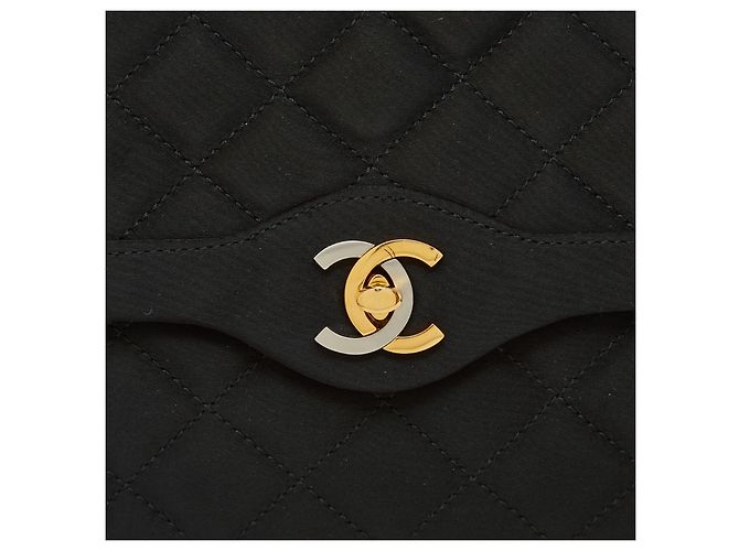 Chanel 1996 Borsa a Spalla Clutch Haute Couture in Satin Nero con 2 catene - vista 8