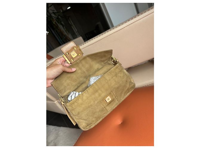 Borsa Fendi Baguette in camoscio beige - vista 12