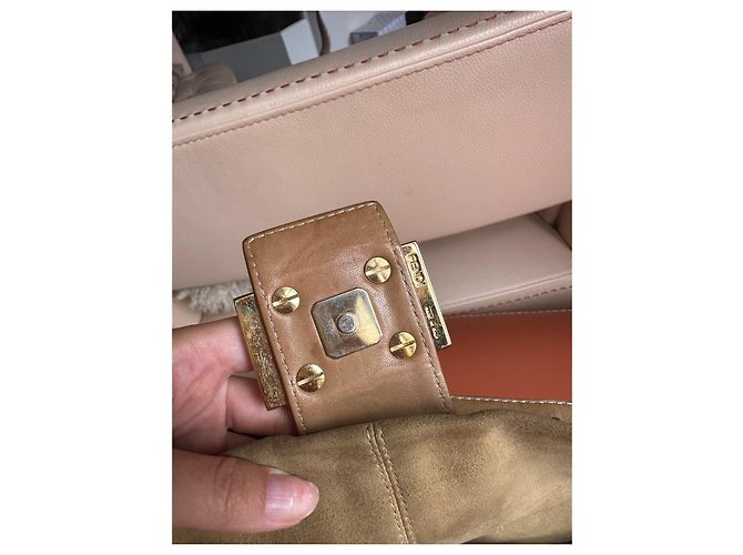 Borsa Fendi Baguette in camoscio beige - vista 13