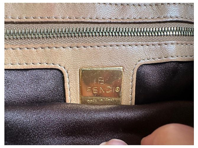 Borsa Fendi Baguette in camoscio beige - vista 16