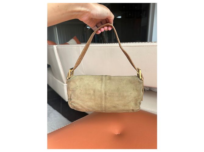 Borsa Fendi Baguette in camoscio beige - vista 5