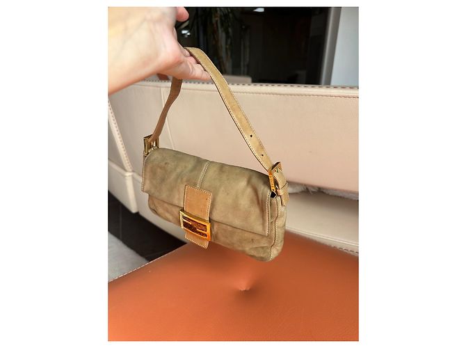 Borsa Fendi Baguette in camoscio beige - vista 6