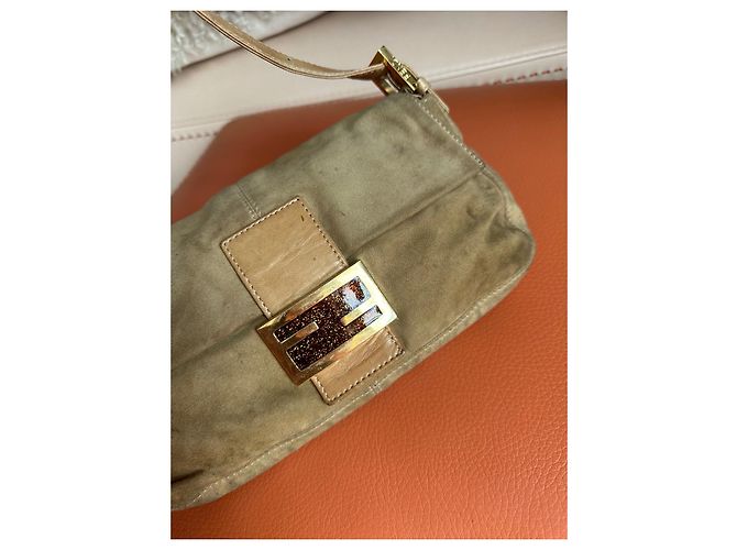 Borsa Fendi Baguette in camoscio beige - vista 7