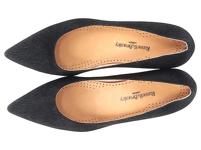 Stuart Weitzman x Russell & Bromley Décolleté con Accento Bead in Pelle Nera Marrone Rosso - vista 7
