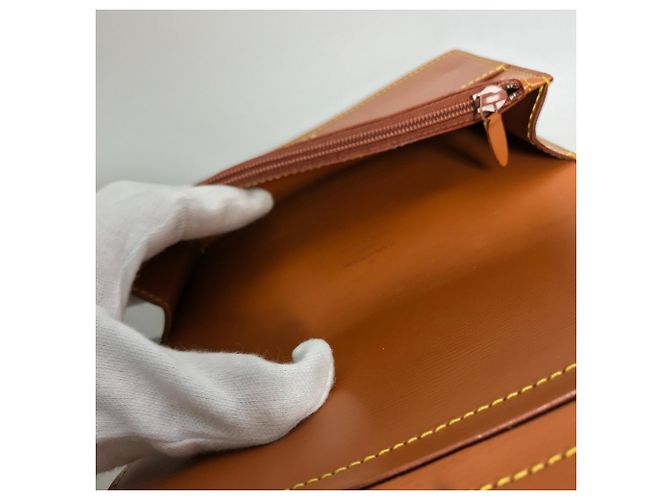 Pochette Tilsit Epi Santur Louis Vuitton Marrone - vista 11