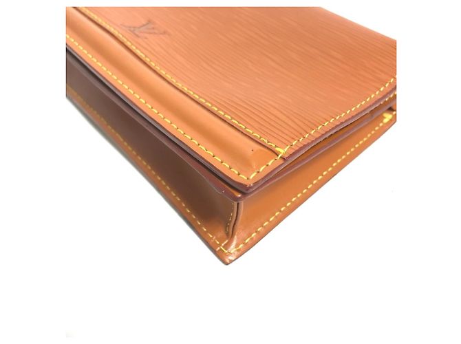 Pochette Tilsit Epi Santur Louis Vuitton Marrone - vista 4