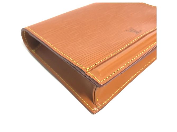 Pochette Tilsit Epi Santur Louis Vuitton Marrone - vista 6
