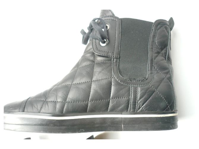 CHANEL Black quilted leather boots size 38 GOOD CONDITION - view 11