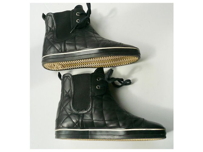 CHANEL Black quilted leather boots size 38 GOOD CONDITION - view 13