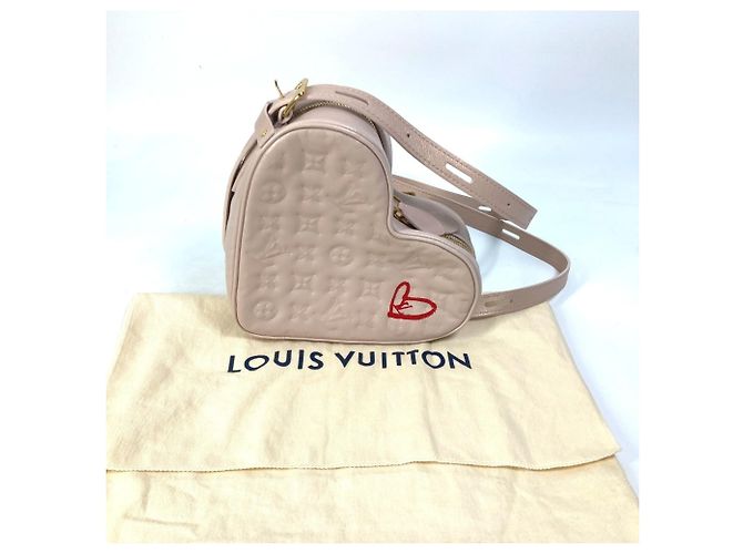 Bolsa de Ombro Pochette Heart Box Cool Fall in Love Monogram Louis Vuitton Rosa - vista 10