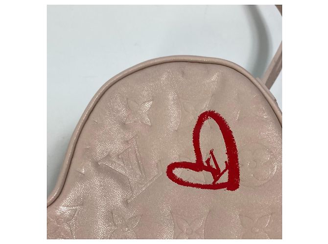 Bolsa de Ombro Pochette Heart Box Cool Fall in Love Monogram Louis Vuitton Rosa - vista 5