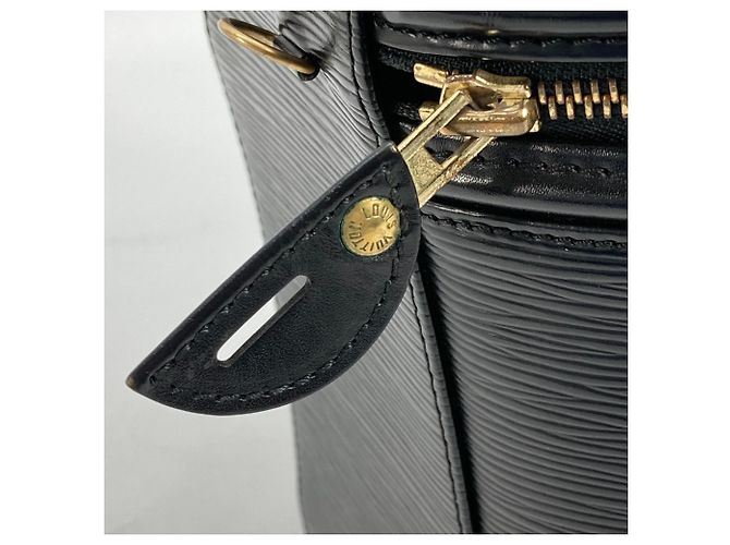 Borsa Vanity Cannes GM Epi Louis Vuitton Nero - vista 15