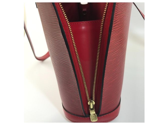 Borsa a spalla in pelle Epi Louis Vuitton Rosso - vista 11