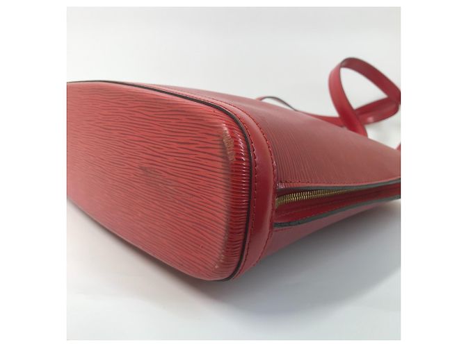 Borsa a spalla in pelle Epi Louis Vuitton Rosso - vista 5