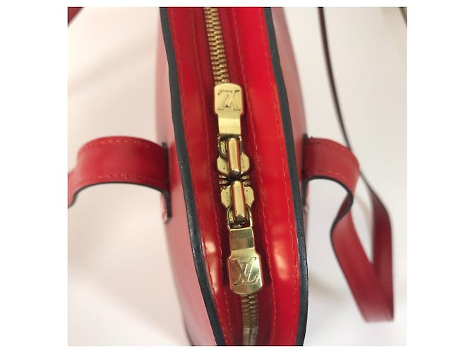 Borsa a spalla in pelle Epi Louis Vuitton Rosso - vista 7