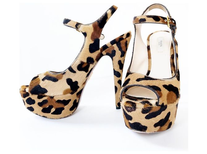 Décolleté aperti Prada in pony hair con stampa leopardata beige, marrone e nera. - vista 12