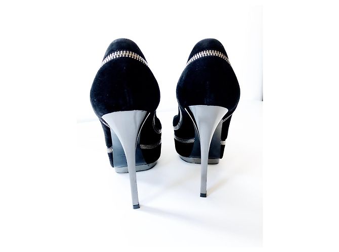 Pumps a piattaforma in suede nero con dettaglio zip GUCCI - vista 4
