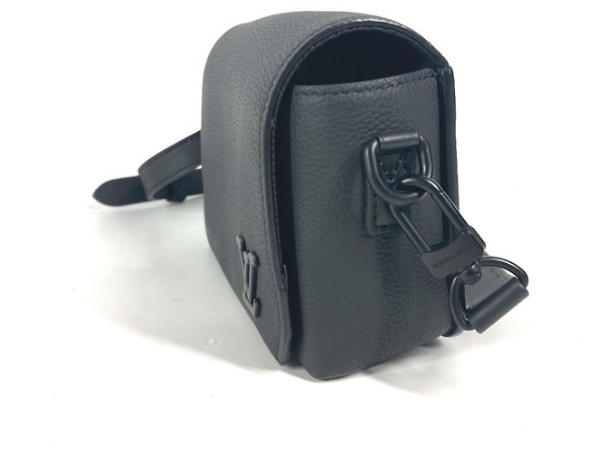 Pochette portafoglio indossabile Louis Vuitton Aerogram Fast Line Nero - vista 4
