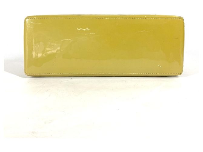 Borsa Tote Louis Vuitton Monogram Vernis Wilshire PM Giallo - vista 4