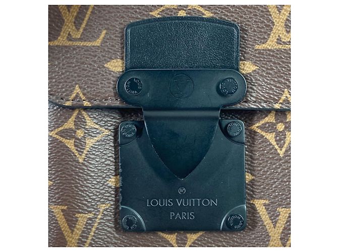 Pochette verticale indossabile S-Lock Monogram Louis Vuitton Marrone - vista 11