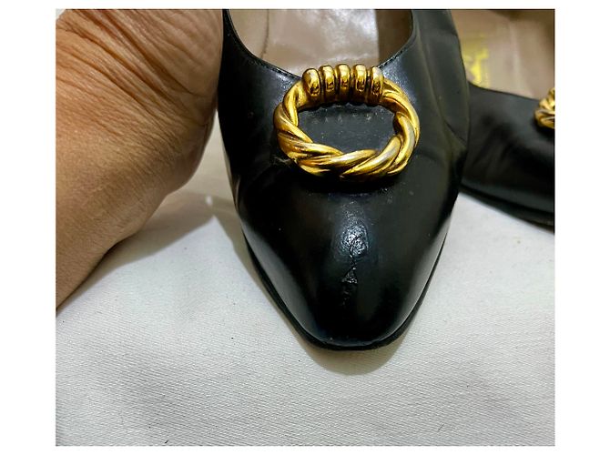Schwarze Mittelabsatzpumps von Salvatore Ferragamo - Ansicht 5