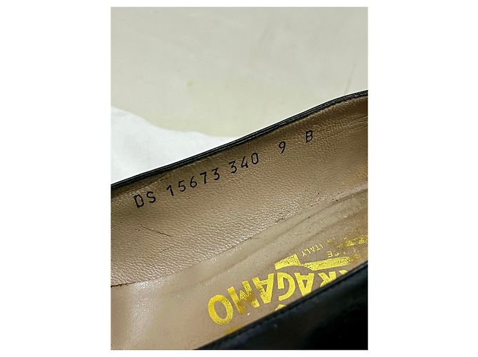 Schwarze Mittelabsatzpumps von Salvatore Ferragamo - Ansicht 6
