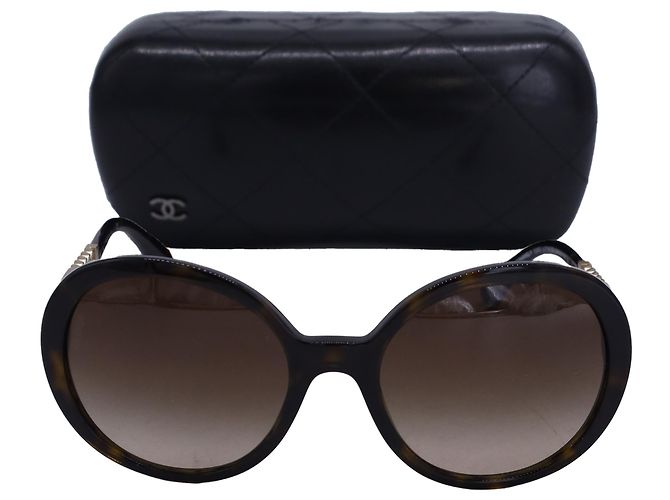 Timeless Gafas de sol redondas de tortuga Chanel en acetato marrón Castaño Roja - vista 2