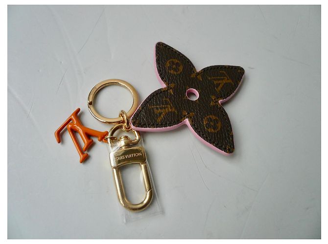 Louis Vuitton LV Pop Flower M01963 keychain and bag charm - view 3