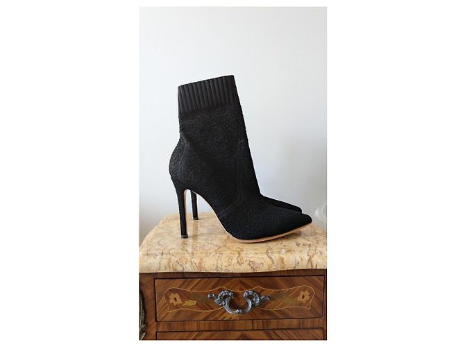 Fiona Strick Stiefeletten von Gianvito Rossi aus schwarzer Wolle - Ansicht 2