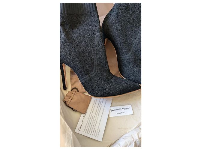 Fiona Strick Stiefeletten von Gianvito Rossi aus schwarzer Wolle - Ansicht 5