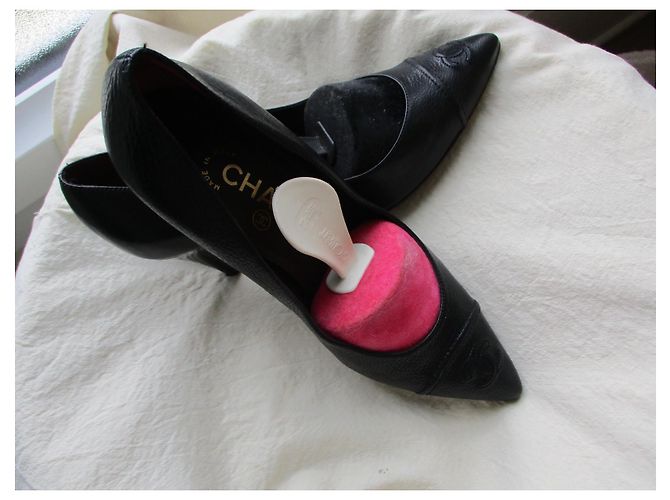 Chanel Lederpumps 'CC', Größe 37,5. Schwarz - Ansicht 2