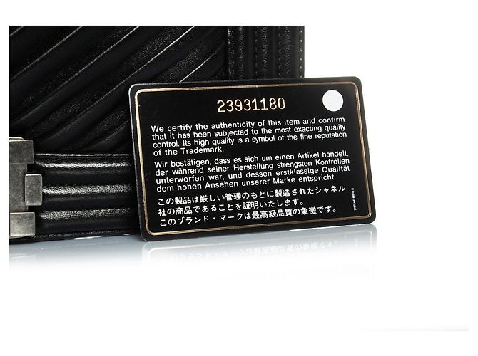 Chanel, borsa boy in pelle di agnello plissettata a zigzag Nero - vista 10