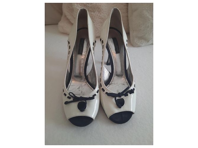 Décolleté Dolce & Gabbana in vernice nera Nero Bianco Silver hardware - vista 2