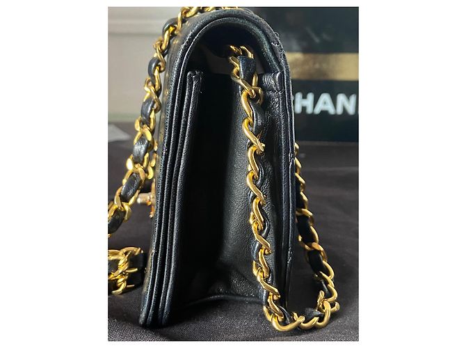 Chanel Mademoiselle Mini Borsa Nera in Pelle Nero - vista 5