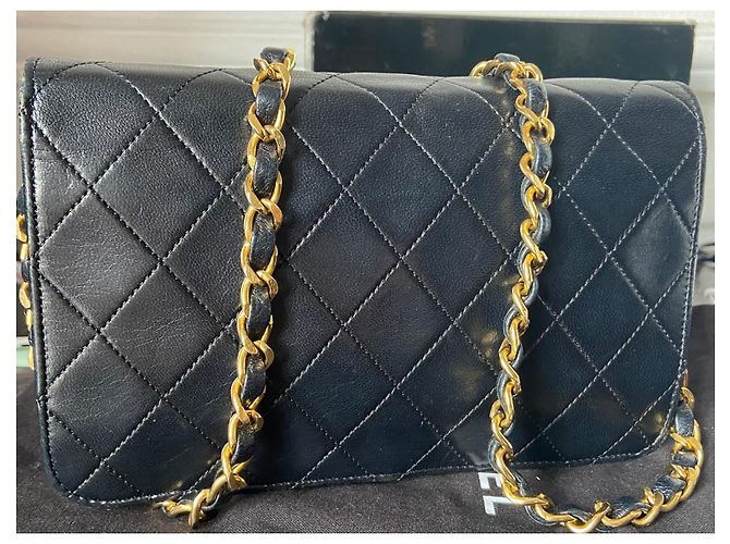 Chanel Mademoiselle Mini Borsa Nera in Pelle Nero - vista 7