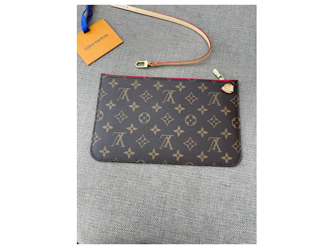 Louis Vuitton Neverfull Castaño - vista 3