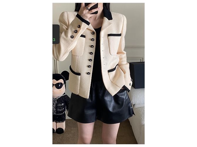 Cambon CHANEL VINTAGE CC LOGO BUTTON BLAZER JACKET FR40 White - view 7