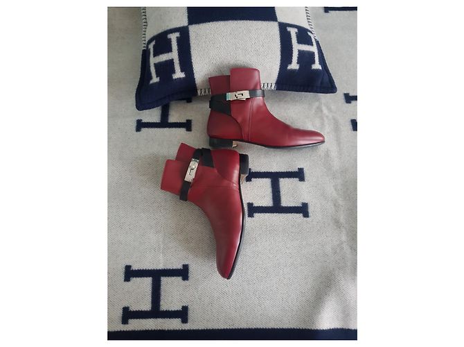 Stivaletti Hermès Neo in pelle nero e rosso scuro Bordò - vista 2