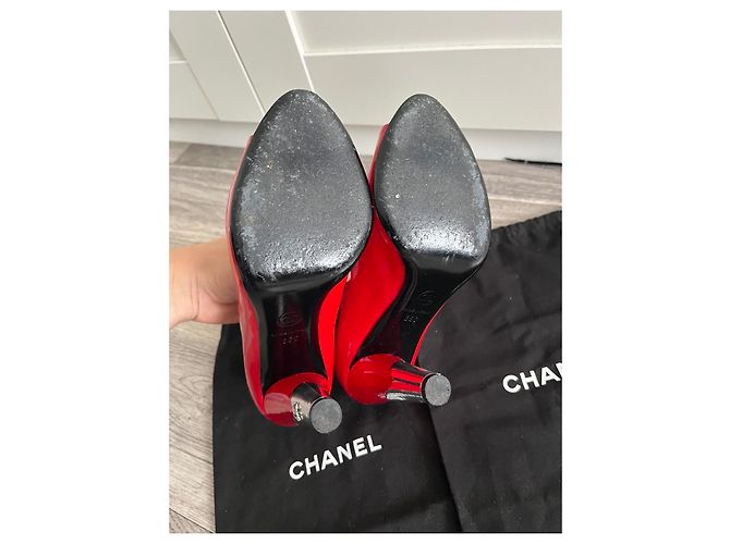 Chanel Pumps aus Lackleder in Rot Größe 36 - Ansicht 4