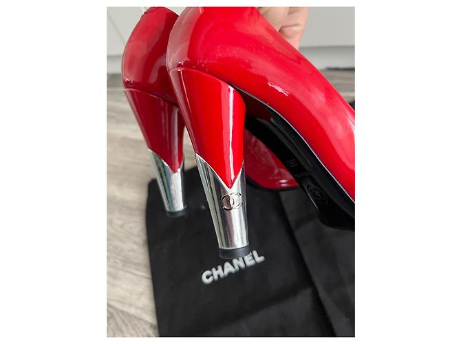Chanel Pumps aus Lackleder in Rot Größe 36 - Ansicht 6