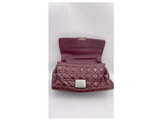New Look Dior Nova bolsa de aba Lock em verniz vermelho médio com quilt cannage - vista 7