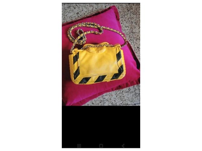 Borsa Moschino Biker in pelle gialla e nera - vista 4
