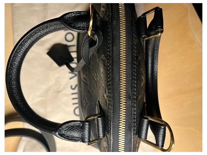 Louis Vuitton Neo Alma BB Borsa nera in pelle Nero - vista 10