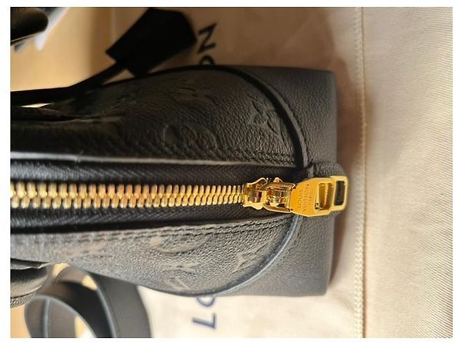 Louis Vuitton Neo Alma BB Borsa nera in pelle Nero - vista 11