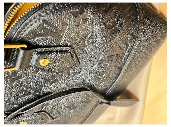 Louis Vuitton Neo Alma BB Borsa nera in pelle Nero - vista 12