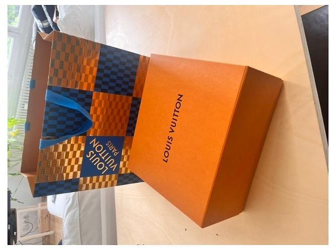 Louis Vuitton Neo Alma BB Borsa nera in pelle Nero - vista 20