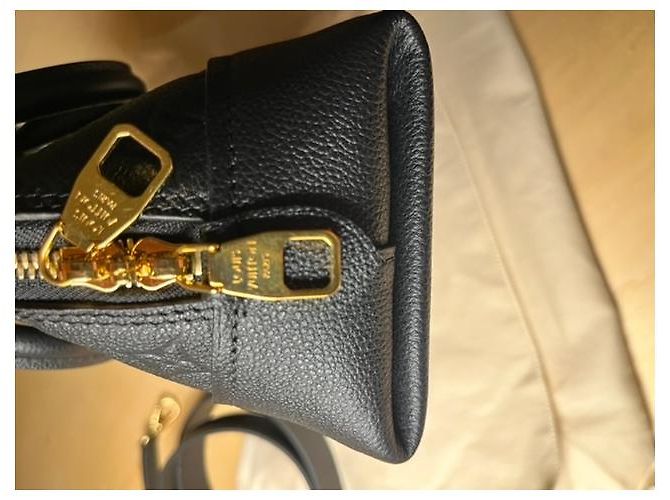 Louis Vuitton Neo Alma BB Borsa nera in pelle Nero - vista 5