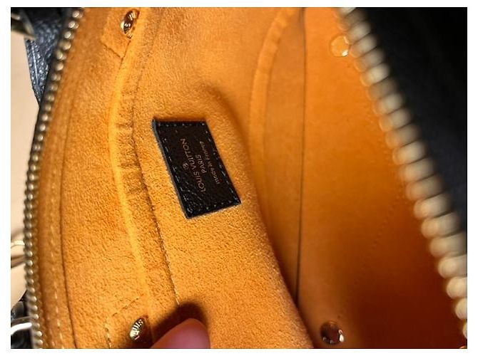 Louis Vuitton Neo Alma BB Borsa nera in pelle Nero - vista 9